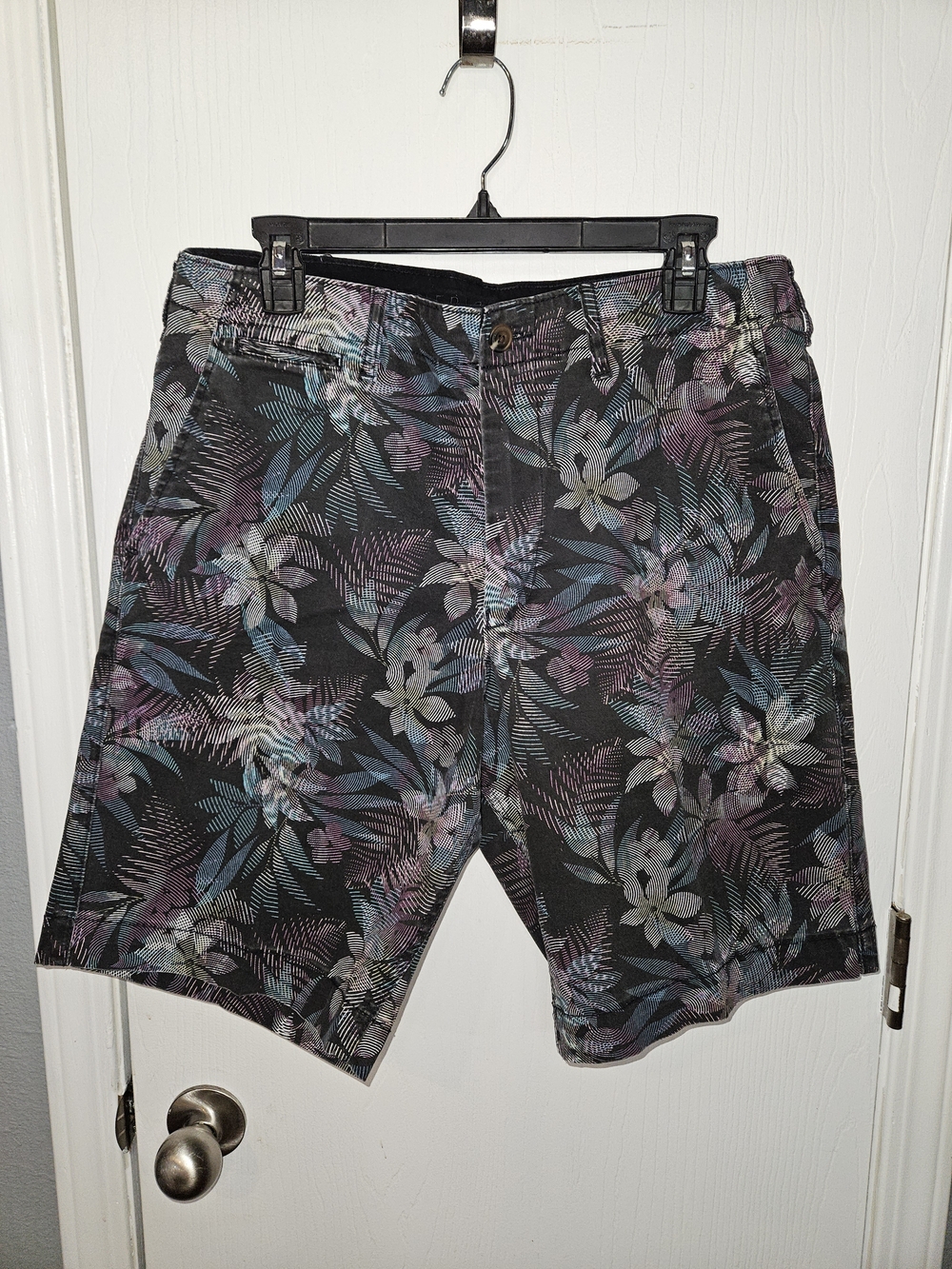 American Eagle Outfitters Black Floral Print Flat Front Shorts